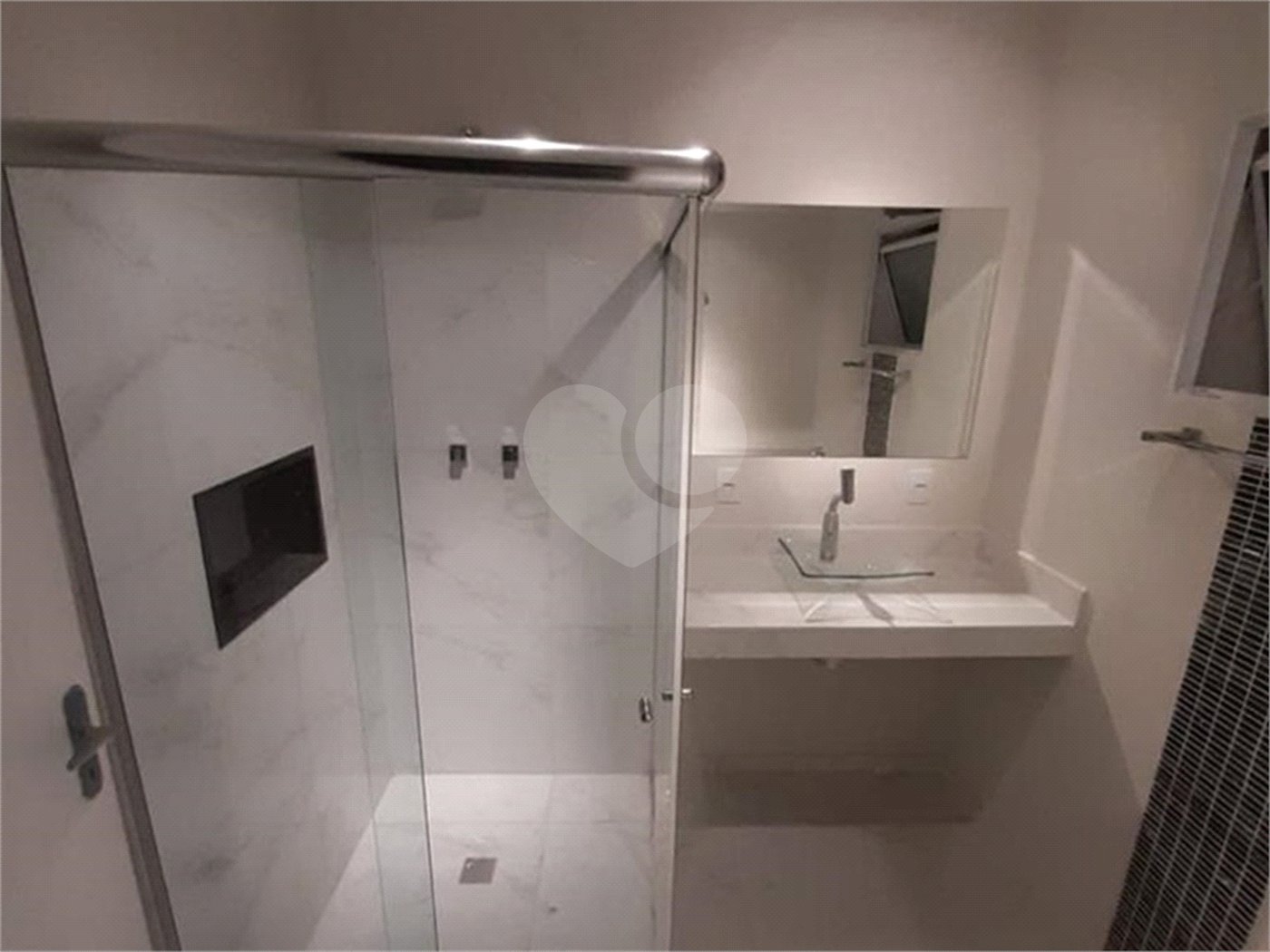 Sobrado à venda com 4 quartos, sendo 3 suítes,  em Tremembé, São Paulo, SP