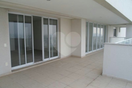 Apartamento à venda com 4 suítes em Campo Belo, São Paulo, SP