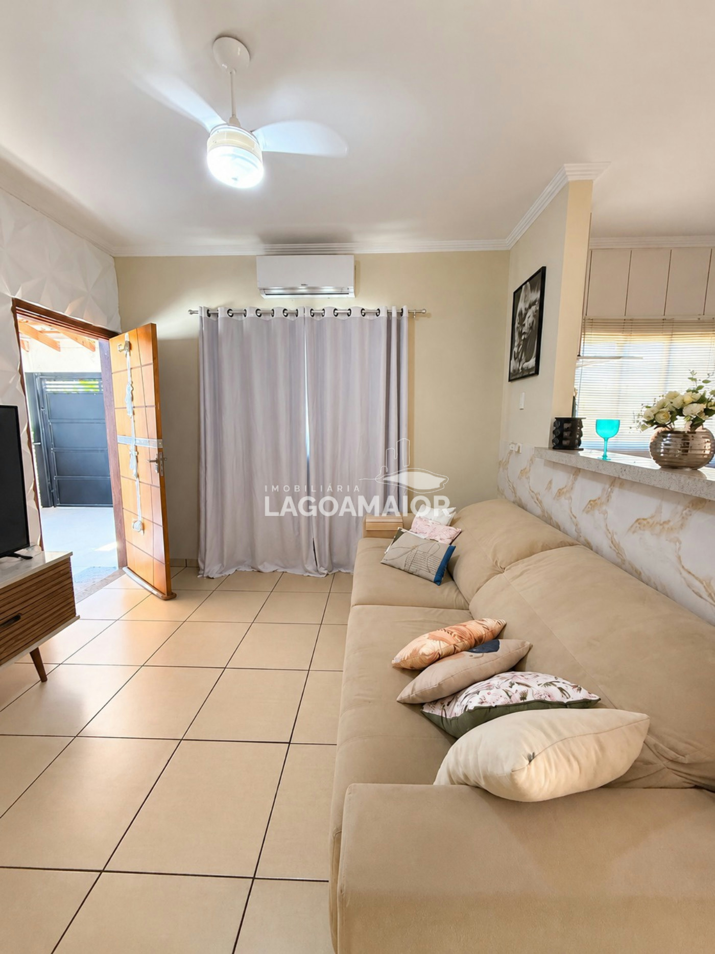 Casa à venda com 3 quartos, sendo 1 suíte, em Jardim dos Ipes, Três Lagoas, MS
