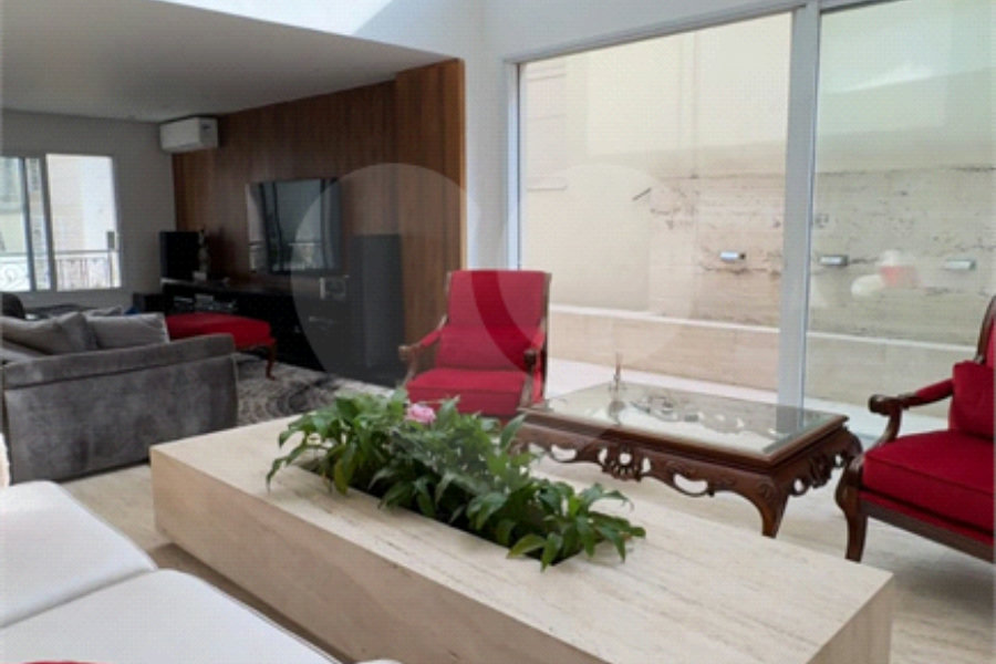 Casa à venda com 4 suítes no condomínio Villaggio Houda, São Paulo - SP