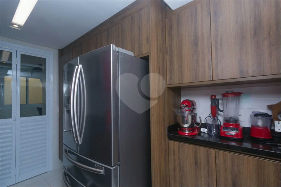 Apartamento à venda com 5 quartos, sendo 3 suítes, em Riviera de São Lourenço, Bertioga, SP