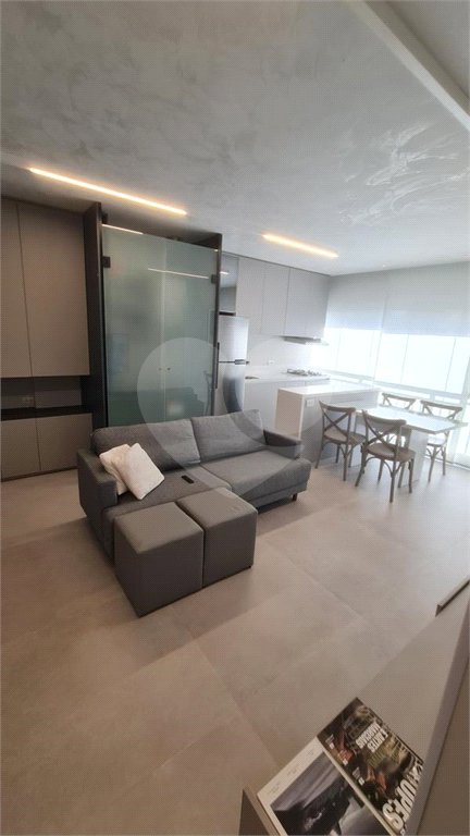 Apartamento com 2 dormitórios e uma suíte, mobilíado no Ibirapuera.