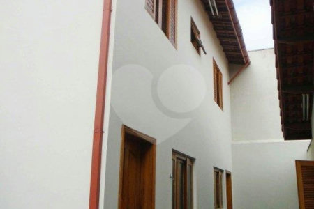 Casa Térrea à venda com 3 suítes em Jardim Petrópolis, São Paulo, SP