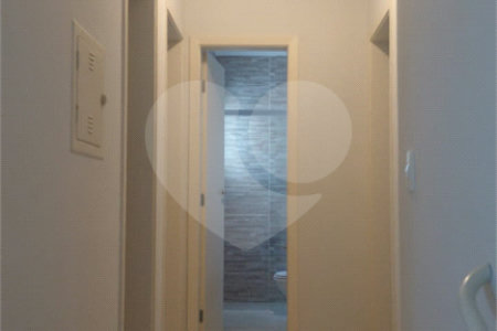Casa à venda com 4 quartos, sendo 2 suítes, no condomínio Vila D'amalfi, Sorocaba - SP