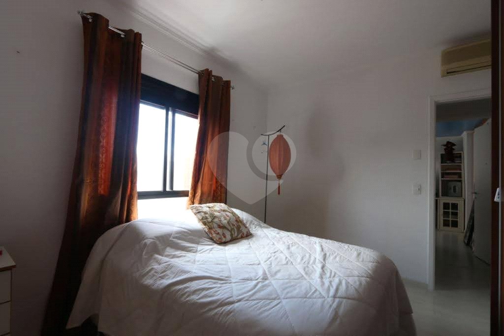 Apartamento à venda com 4 quartos, sendo 2 suítes,  em Vila Uberabinha, São Paulo, SP