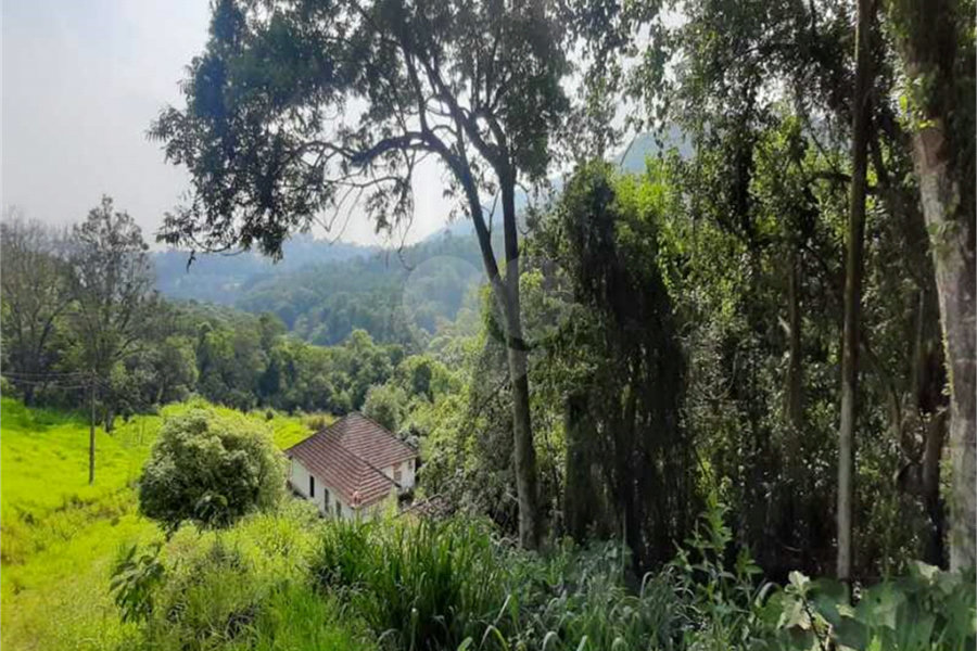 Casa Térrea à venda com 3 quartos, sendo 1 suíte, em Rio Abaixo, Mairiporã, SP