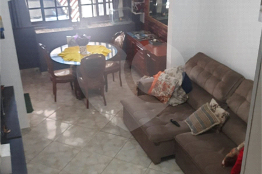 Sobrado à venda com 3 quartos, sendo 1 suíte, em Tremembé, São Paulo, SP