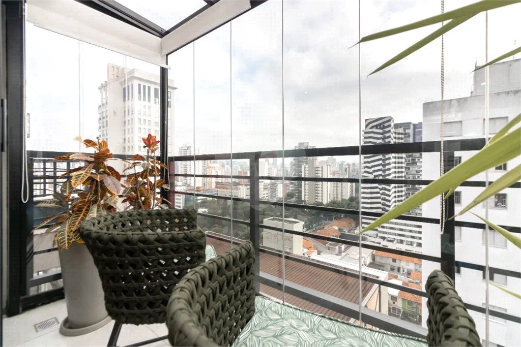 Apartamento à venda com 3 quartos, sendo 2 suítes, em Vila Olímpia, São Paulo, SP