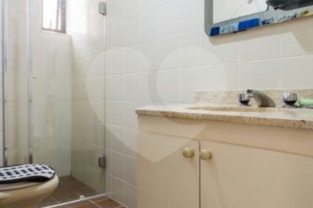 Apartamento à venda com 2 quartos, sendo 1 suíte, em Moema, São Paulo, SP