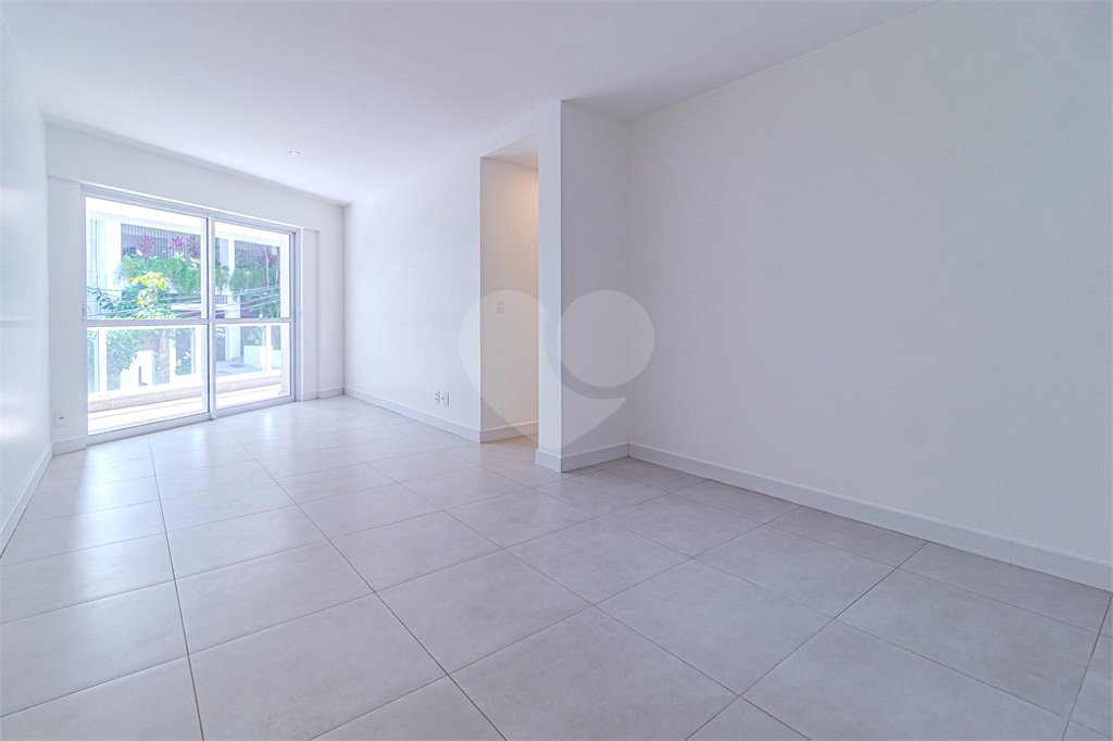 Apartamento à venda com 3 quartos, sendo 1 suíte, em Lagoa, Rio de Janeiro, RJ