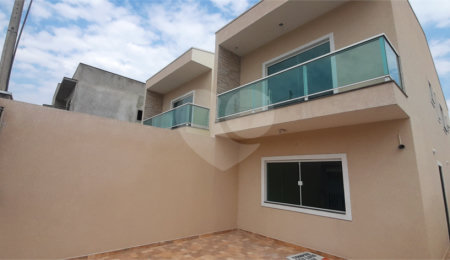 Sobrado à venda com 3 quartos, sendo 1 suíte,  em Laranjeiras, Caieiras, SP