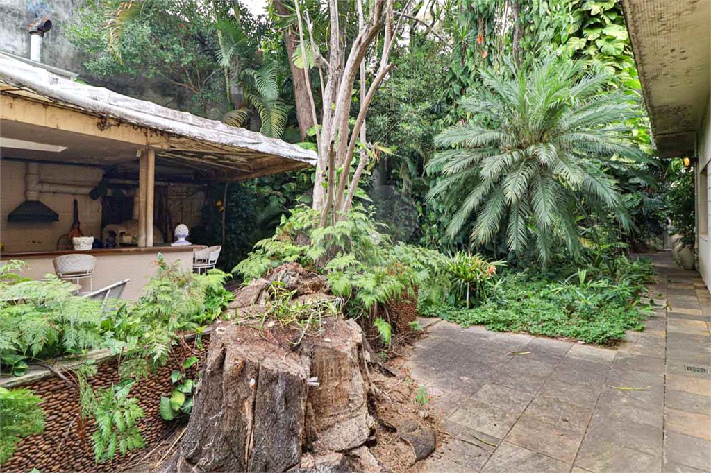 Casa Térrea à venda com 4 quartos, sendo 2 suítes, em Jardim Europa, São Paulo, SP