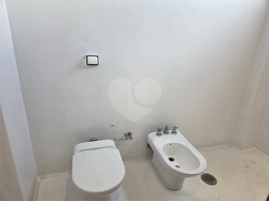 Apartamento à venda com 2 suítes em Cerqueira César, São Paulo, SP