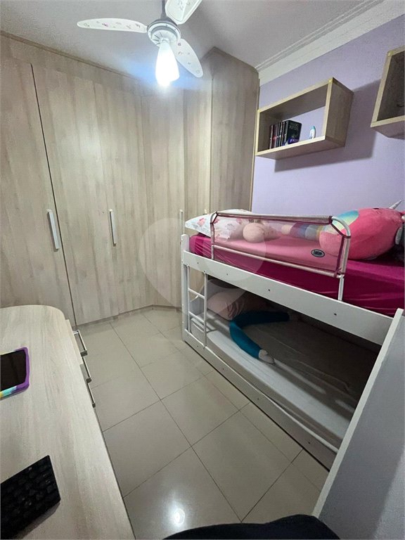 Casa à venda com 3 quartos, sendo 1 suíte, no condomínio Vila das Cores, São Paulo - SP