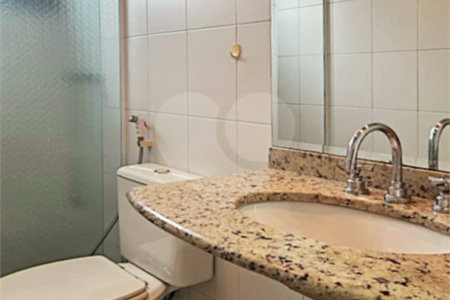 Apartamento na Chácara Inglesa com 2 dormitórios (1 suite), varanda, vista livre e vaga