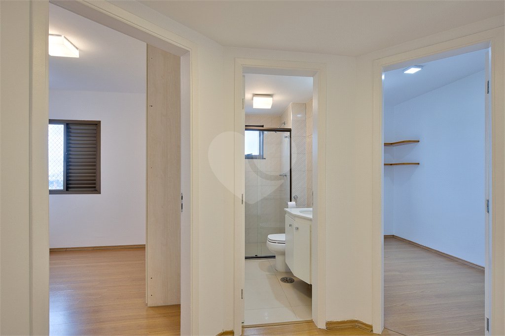Apartamento à venda com 3 quartos, sendo 1 suíte, em Alto da Boa Vista, São Paulo, SP