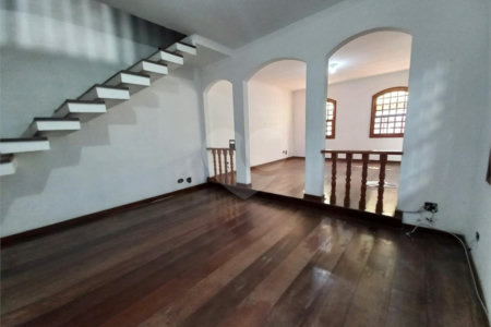 Casa à venda com 3 quartos, sendo 1 suíte, em Jardim das Vertentes, São Paulo, SP