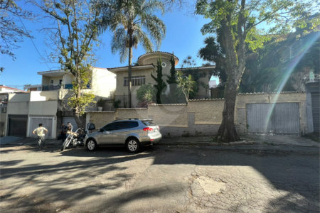 Casa à venda com 4 quartos, sendo 1 suíte,  em Jardim Colombo, São Paulo, SP
