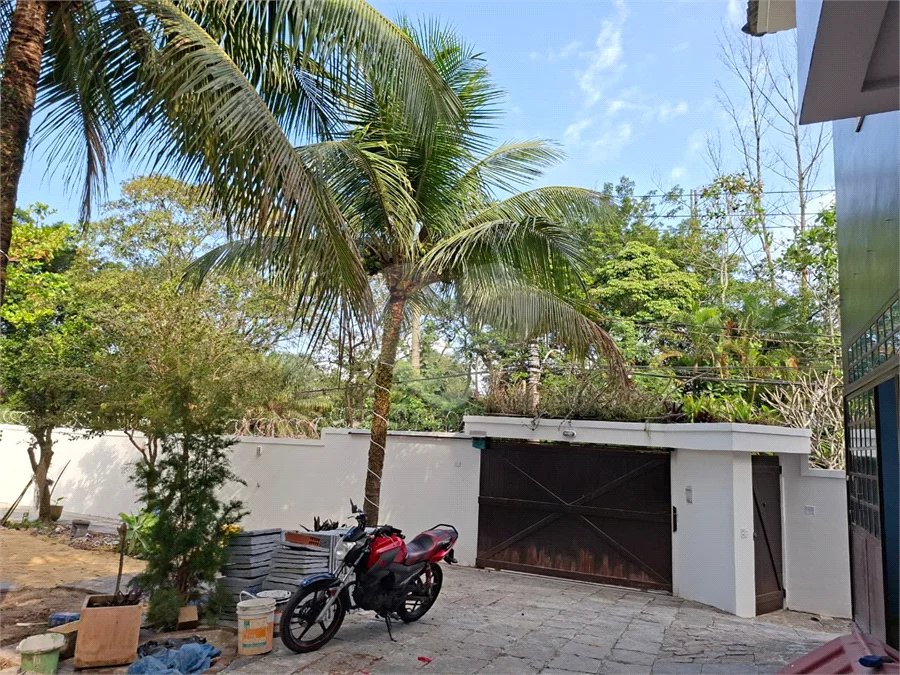 Casa à venda com 3 quartos, sendo 1 suíte, em Vargem Pequena, Rio de Janeiro, RJ