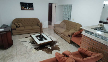 Chácara à venda com 5 quartos, sendo 2 suítes, no Centro, Piracaia, SP