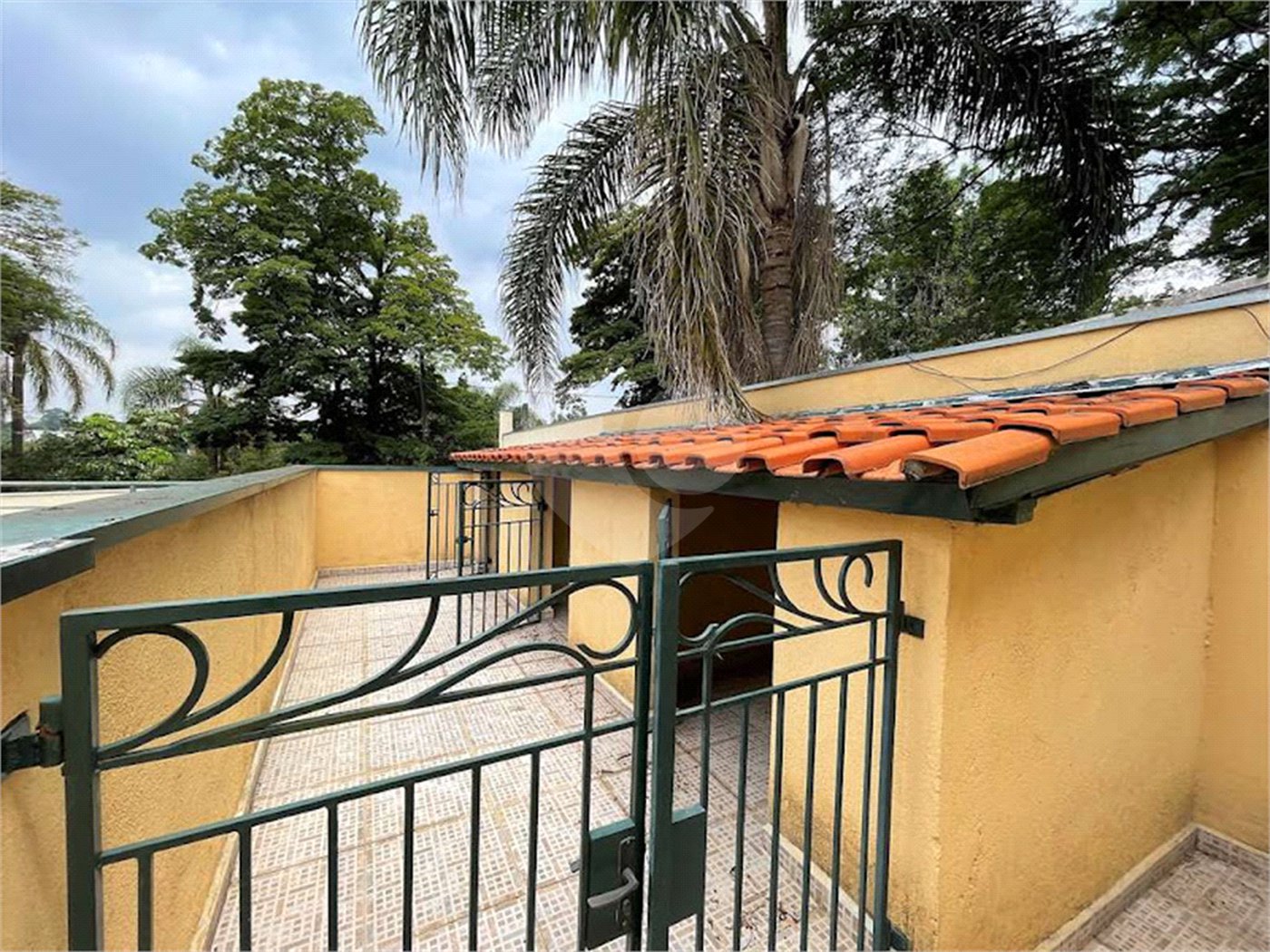 Casa à venda com 4 suítes no condomínio Miollo da Granja, Cotia - SP