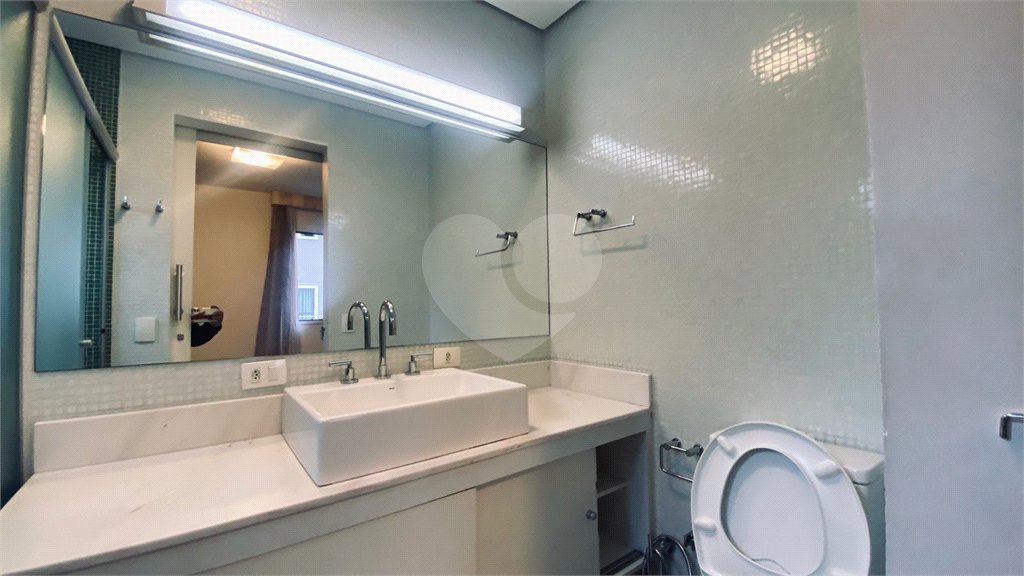 Casa à venda com 3 suítes no condomínio Vilas 2, São Paulo - SP