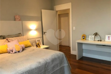 Casa à venda com 3 quartos, sendo 1 suíte, no condomínio Residencial Central Parque, Salto - SP