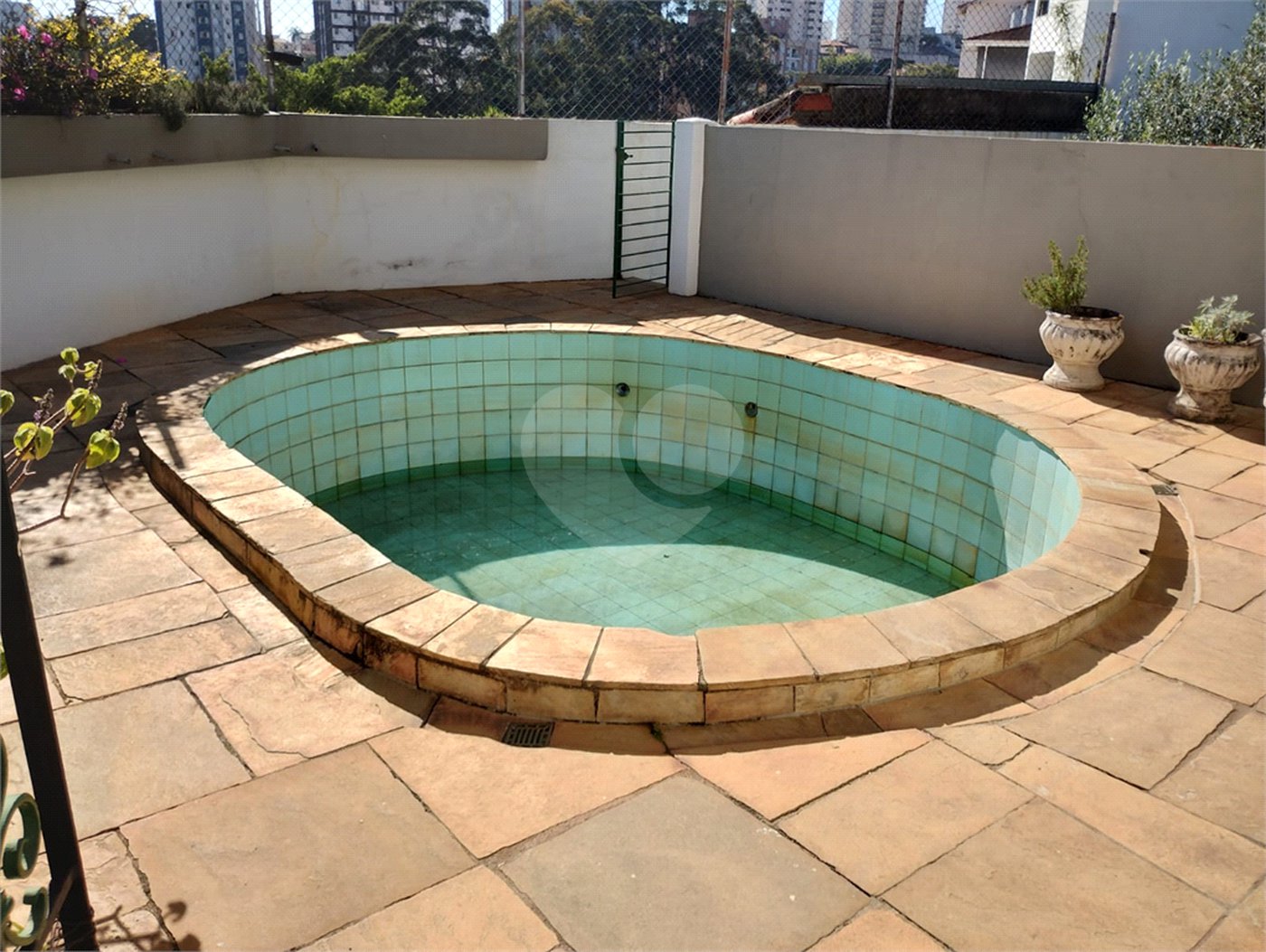 Casa de Vila à venda com 4 suítes em Jardim Londrina, São Paulo, SP
