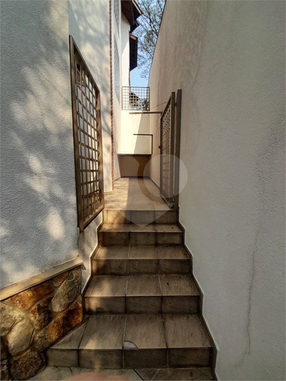 3 AMPLAS SUITES MAIS ECRITORIO MUITO VERDE E AMPLO QUINTAL