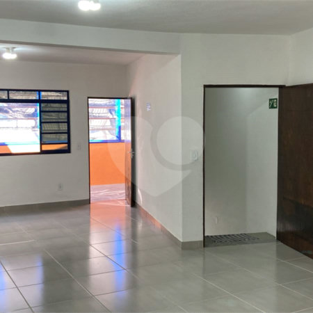 Salão à venda em Vila São João, Ferraz de Vasconcelos, SP