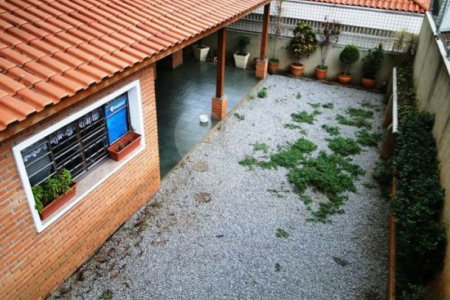 Sobrado à venda com 8 quartos, sendo 2 suítes,  em Santana, São Paulo, SP