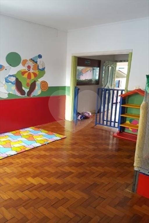 Sobrado à venda com 4 quartos, sendo 1 suíte, em Vila Monumento, São Paulo, SP