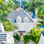 Casa à venda com 5 quartos, sendo 4 suítes, no condomínio Bounganville, São Paulo - SP