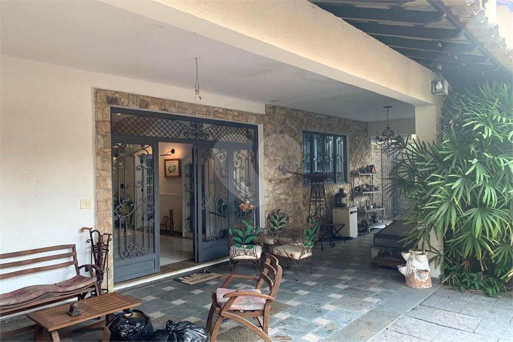 Casa à venda com 4 quartos, sendo 3 suítes, no condomínio Mirante da Barra, Rio de Janeiro - RJ