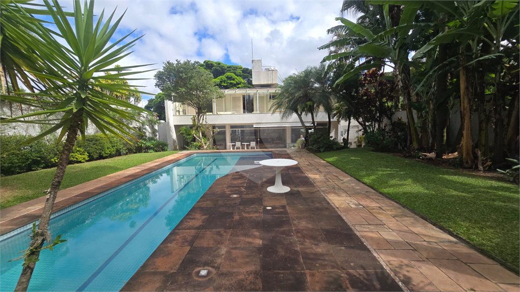 Casa à venda com 4 suítes em Santo Amaro, São Paulo, SP