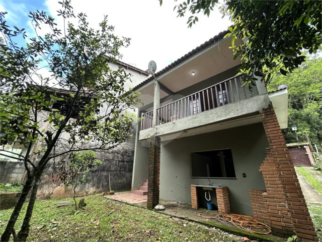 Casa à venda ou para alugar com 3 quartos, sendo 1 suíte,  no condomínio Iara Branca, Mairiporã - SP