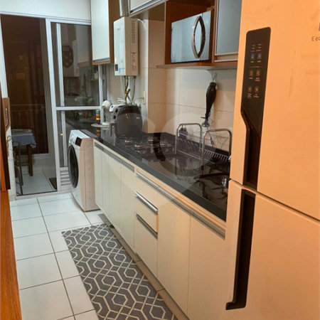 Apartamento à venda com 2 quartos, sendo 1 suíte,  em Jardim Carambeí, São Roque, SP