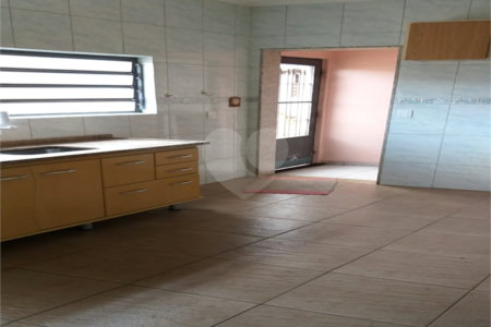 Sobrado à venda com 3 quartos em Chora Menino, São Paulo, SP