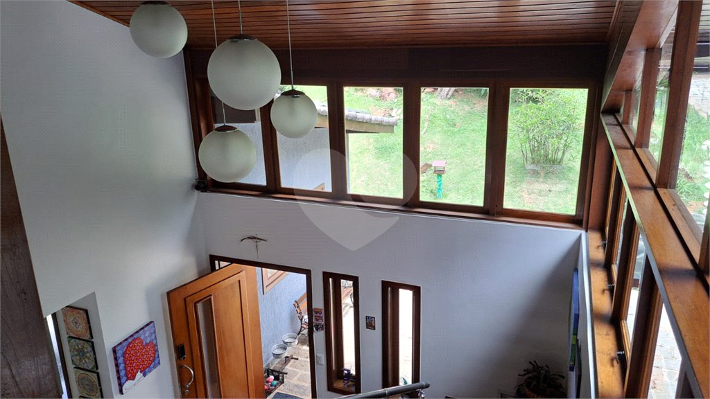 Casa à venda com 6 quartos, sendo 4 suítes, no condomínio Alpes da Cantareira, Mairiporã - SP
