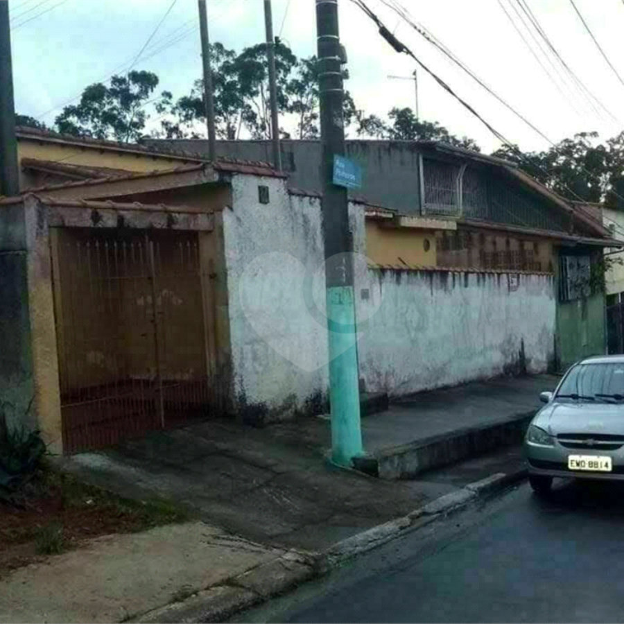 Casa à venda com 3 quartos em Jardim Indaiá, Poá, SP