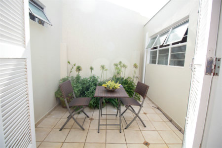 Casa à venda com 3 quartos, sendo 1 suíte,  em Jardim Bandeirantes, São Roque, SP