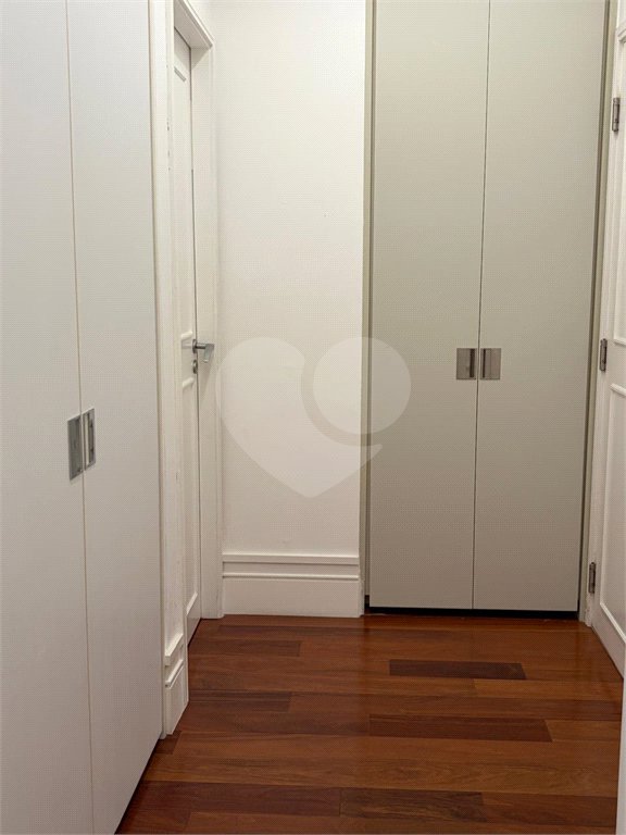 Apartamento à venda com 4 quartos, sendo 3 suítes, em Itaim Bibi, São Paulo, SP