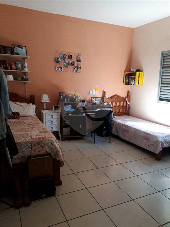Chácara à venda com 4 quartos, sendo 1 suíte,  em Chácaras Polozzi, Louveira, SP
