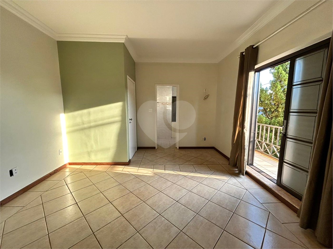Sobrado à venda com 3 quartos, sendo 1 suíte,  em Parque dos Bandeirantes, Ribeirão Preto, SP
