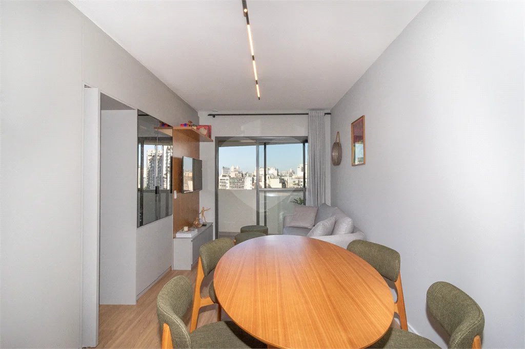 Apartamento de 68m² com 2 Quartos (1 Suíte) e 1 Vaga no Condomínio Downtown - República