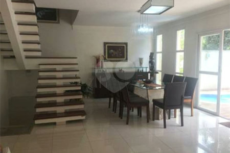 Casa à venda com 4 quartos, sendo 3 suítes, no condomínio Residencial Nova Cantareira, São Paulo - SP