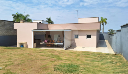 Casa à venda com 4 quartos, sendo 2 suítes,  no condomínio Saint Patrick, Sorocaba - SP