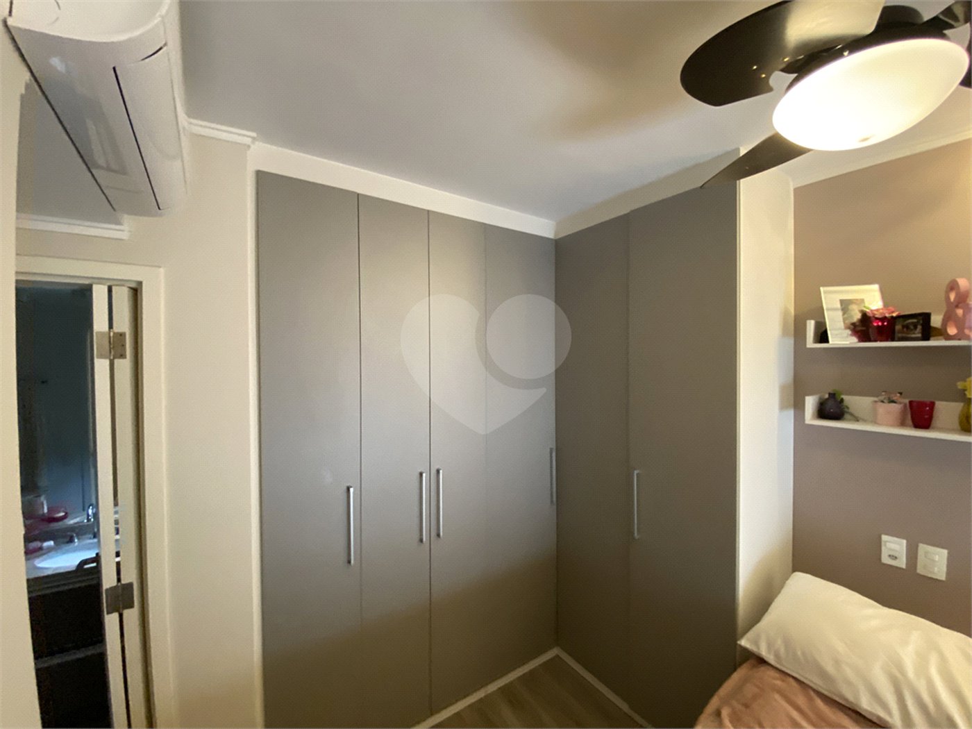 Apartamento à venda com 2 quartos, sendo 1 suíte,  em Vila Monumento, São Paulo, SP