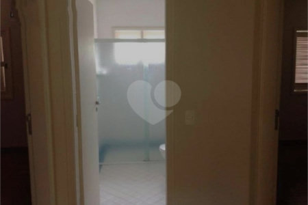 Casa à venda com 4 quartos, sendo 2 suítes, no condomínio Bosque de Grevilea, Vinhedo - SP