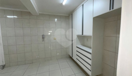 Apartamento à venda com 3 quartos, sendo 1 suíte,  em Itaim Bibi, São Paulo, SP